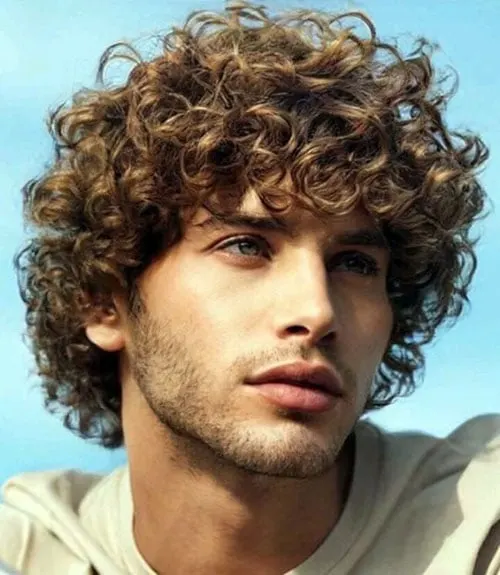 Voluminous Men's Medium Curls All Over