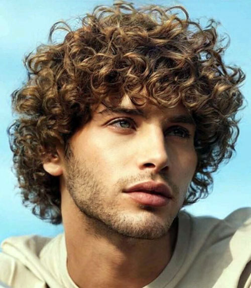 Voluminous Men's Medium Curls All Over